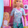Búp bê Barbie trở thành y tá